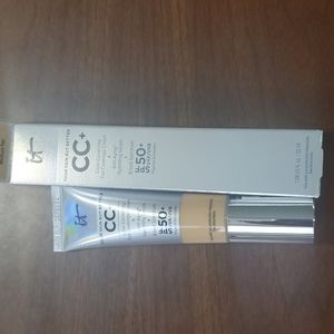 It cosmetics Color Correcting Full Coverage Cream in Medium Tan